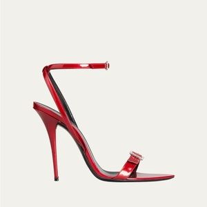 Saint Laurent patent calf leather sandals
4.33 in / 110 mm stiletto heel